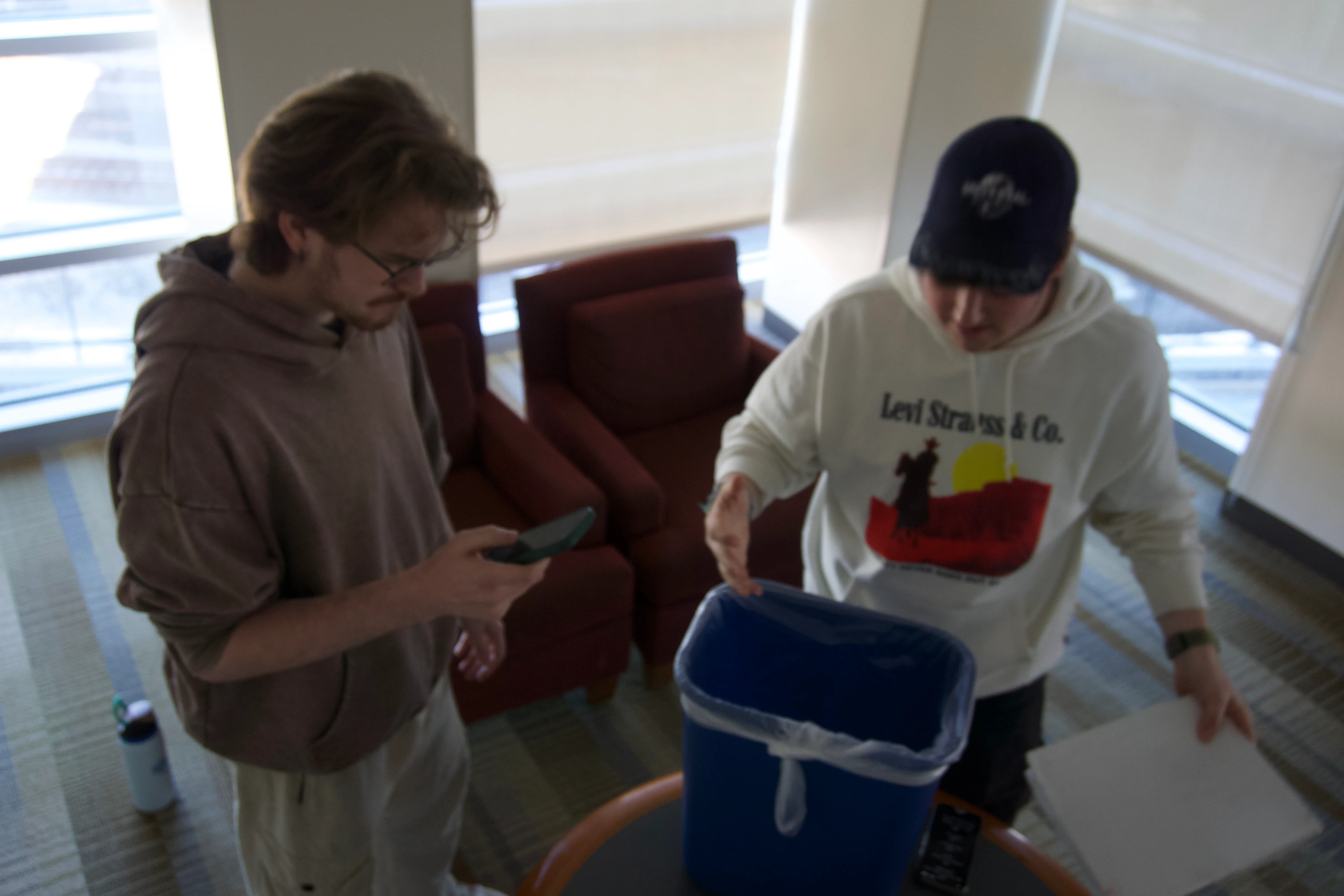 Behind the scenes on Trashboat, blocking photo DSC7187